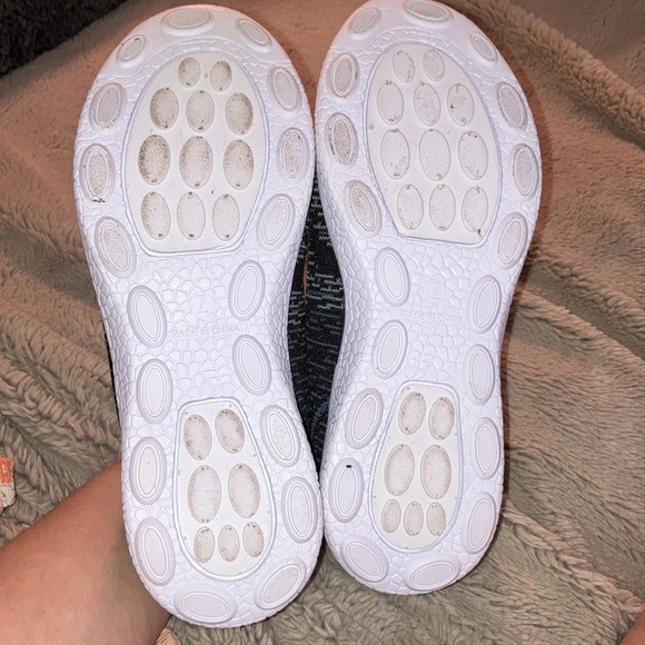 Cushion Walk by Avon Sneakers, Size 7 - Picture 6 of 6